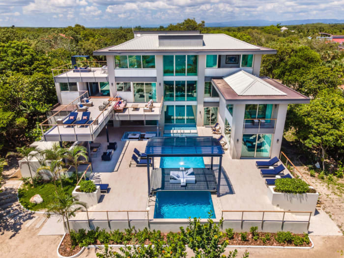 Mega House at Naïa Resort and Spa